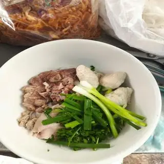 Hình ảnh Hủ tiếu mì đầy đủ