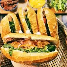 Hình ảnh Bánh mì pate chả