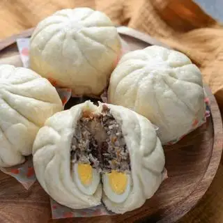 Hình ảnh Bánh bao 2 trứng cút