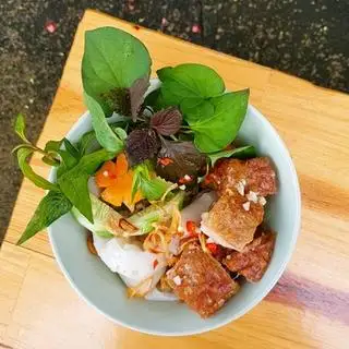 Bánh ướt heo quay - 35.000 ₫ tại Bánh Cuốn Nóng 47 - Hòa Hưng