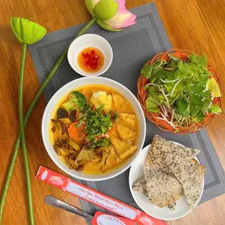 Mì Quảng chay - 68.000 ₫ tại Quán Chay Chí Cao - Phan Văn Trị