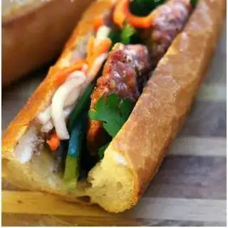 Hình ảnh Bánh Mì Nem Nướng