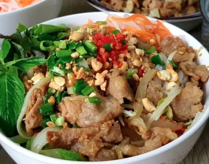 Bún thịt xào - 52.000 ₫ tại Bún Thịt Nướng & Bún Thịt Xào - Hòa Bình