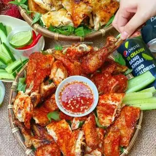 Gà nướng muối ớt nguyên con tăng bánh bao +1 chai coca - 290.000 ₫ tại Má Heo Nướng Muối Ớt Tân Kỳ Tân Quý - Tân Kỳ Tân Quý