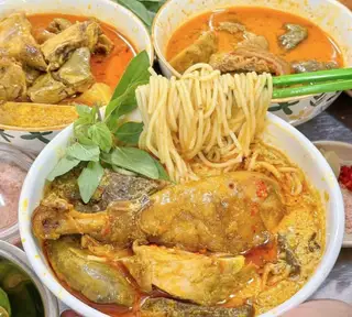 Cà ri đùi gà - 116.000 ₫ tại Cà Ri Quảng - Dương Đình Nghệ