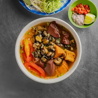 Canh bún ốc ốc ốc - 46.000 ₫ tại Bún Riêu Nguyệt Cát - Lê Lợi