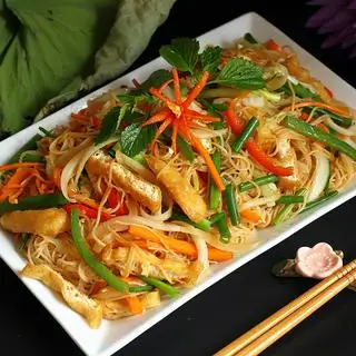 Bún - mì xào chay - 33.000 ₫ tại Hủ Tiếu Chay Như Ý - Lạc Long Quân