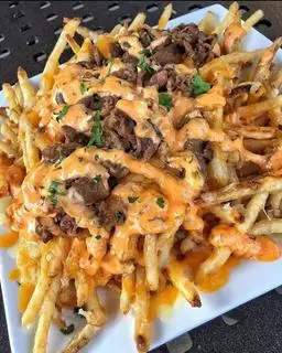 Beef and cheese with fries - 50.000 ₫ tại Tacos Tý Tẹo - Nguyễn Thị Minh Khai