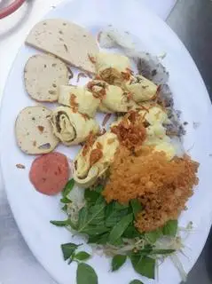 Bánh cuốn trứng - 35.000 ₫ tại Bánh Cuốn Thiên Hương - Hoàng Hoa Thám