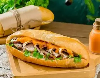 Hình ảnh Bánh mì pate chả