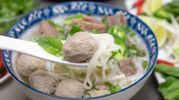 Hủ tiếu bò viên - 55.000 ₫ tại Lẩu Xí Quách & Hủ Tiếu Xí Quách Thập Cẩm - Tôn Đản