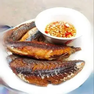Cơm cá nục chiên giòn - 45.000 ₫ tại Cơm Văn Phòng Yumi - Nơ Trang Long