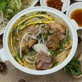 Hình ảnh Bún bò Huế Sườn