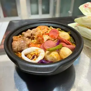 Hình ảnh Mì cay Nam Hàn thập cẩm