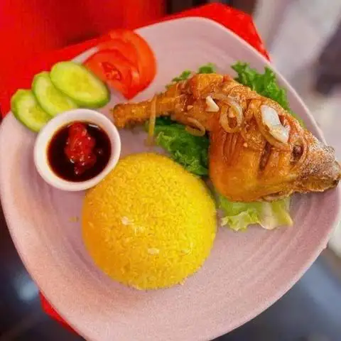 Cơm Gà Xối Mỡ Huân Ký - Kỳ Đồng - Cơm/Cơm tấm gần bạn