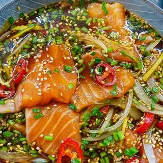 Hình ảnh Cá hồi ngâm tương L - 300g