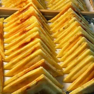 Hình ảnh Hotdog Tam Giác - 2 Topping
