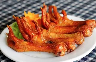 Chân gà nướng - 16.000 ₫ tại Gà Nướng & Xiên Nướng 365 - Phan Văn Trị
