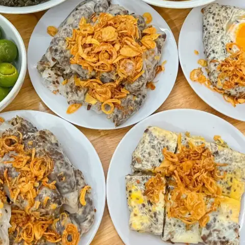 Hình ảnh Bánh Cuốn Nóng - Bún Chả & Mỳ Gà Tần - Chính Kinh