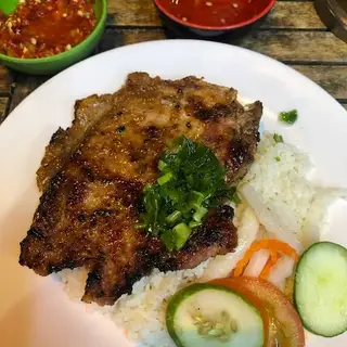 Cơm sườn - 30.000 ₫ tại Cơm Tấm Kiều Gia - Lạc Long Quân