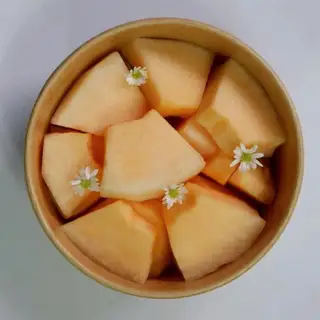 Dưa lưới siêu giòn - 350g - 48.000 ₫ tại Sữa Chua Trái Cây CAM NGỌT - Bạch Đằng
