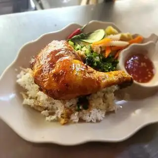 Cơm đùi gà nướng - 65.000 ₫ tại Cơm Tấm Thương - Nguyễn Thị Tần