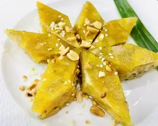 Bánh chuối hấp - 17.000 ₫ tại Tiệm Bánh Chè Miền Tây - Lê Văn Lương