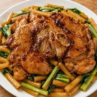 Hình ảnh Nui xào sườn chiên