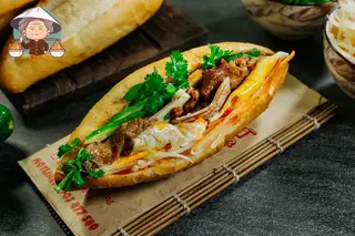 Bánh mì đặc biệt - 37.000 ₫ tại Bánh Mì Quảng Nam 92 - Nguyễn Thị Minh Khai