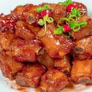 Cơm sườn non ram mặn - 55.000 ₫ tại Bếp Nhà 199 - Cơm Văn Phòng - Điện Biên Phủ