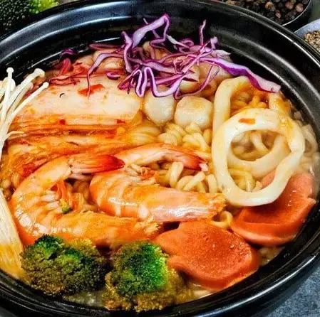 Mì cay Hàn Quốc thập cẩm - 65.000 ₫ tại HOT FOOD - Mì Cay & Cháo Ếch Singapore - Dương Quảng Hàm
