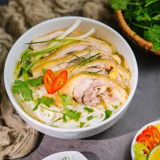Phở gà đùi - 70.000 ₫ tại Phở Gà Cô Thúy - Đường Số 5