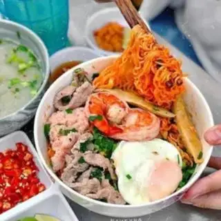 Hình ảnh Mì trộn muối ớt đặc biệt