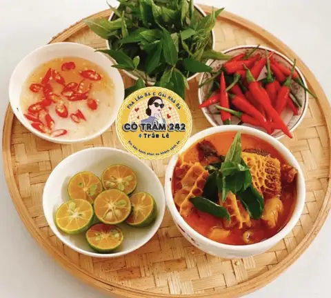 Cô Trâm - Phá Lấu Bò & Gỏi Khô Bò - Bùi Đình Tuý - Ăn vặt gần bạn