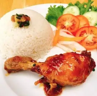 Cơm thố gà giòn Sốt Hàn Quốc - gochujang - 52.000 ₫ tại Heo Con - Cơm Gà Sốt & Hamburger - Nguyễn Gia Trí