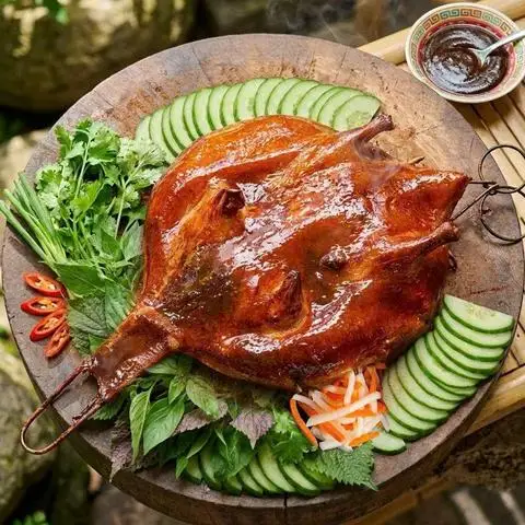 Hình ảnh Thiên Phú Bàn Cờ Vịt Quay & Heo Quay Da Giòn - Nguyễn Thượng Hiền