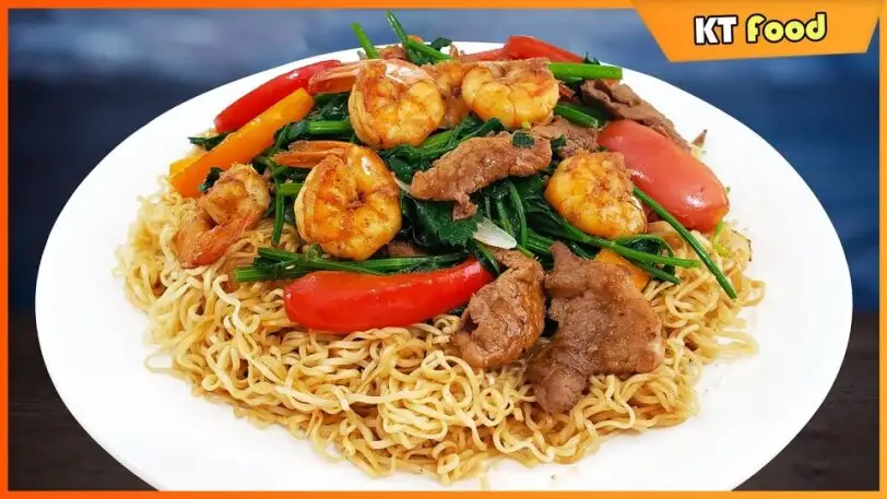 Hình ảnh Mì gói xào thập cẩm
