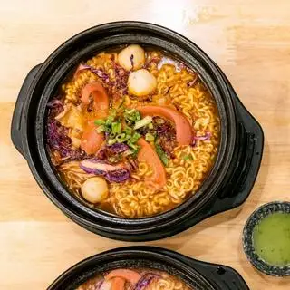 Hình ảnh Mì cay thường