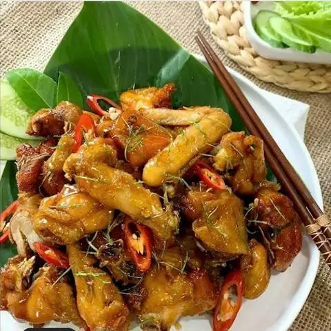 Hình ảnh Vua Gà Ta - Gà Luộc, Gà Ủ Muối & Gà Chiên Mắm - Phùng Hưng