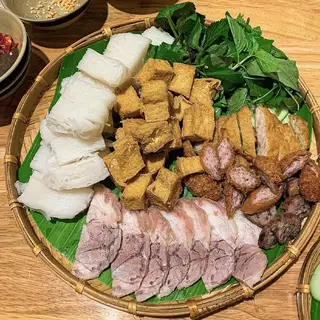 Bún đậu đặc biệt mẹt lớn - 290.000 ₫ tại Quán Bún Đậu Mắm Tôm - Lê Liễu