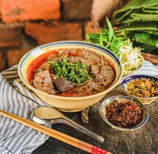 Bún bò tô thường - 55.000 ₫ tại Bếp O Thanh - Bún Bò Huế - Út Tịch