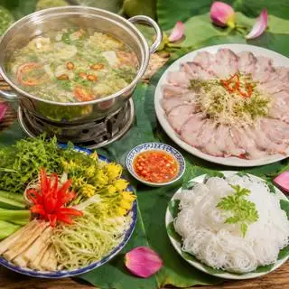 Lẩu Cá Chép Giòn Nhúng Mẻ – Set 2–3 người - 269.000 ₫ tại Lẩu Xì Xụp - Quách Văn Tuấn