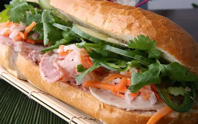 Bánh mì tuấn mập đặc biệt - 38.000 ₫ tại Bánh Mì Tuấn Mập - Lãnh Binh Thăng