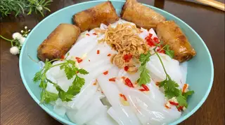 Bánh ướt chả giò - 33.000 ₫ tại Bánh Ướt Cô Ba - Linh Đông