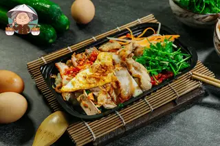 Xôi thịt - chả bò - 32.000 ₫ tại Bánh Mì Quảng Nam 92 - Nguyễn Thị Minh Khai