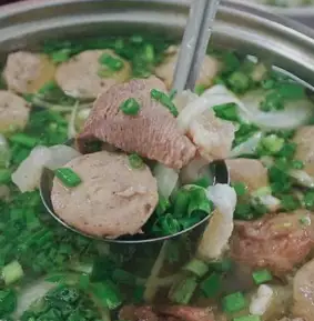 Hình ảnh Lẩu nạm gân bò viên nhỏ