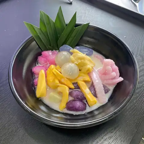 Hình ảnh Chè Ín - Chè Hiện Đại, Trà Sữa & Ăn Vặt - Tỉnh Lộ 10
