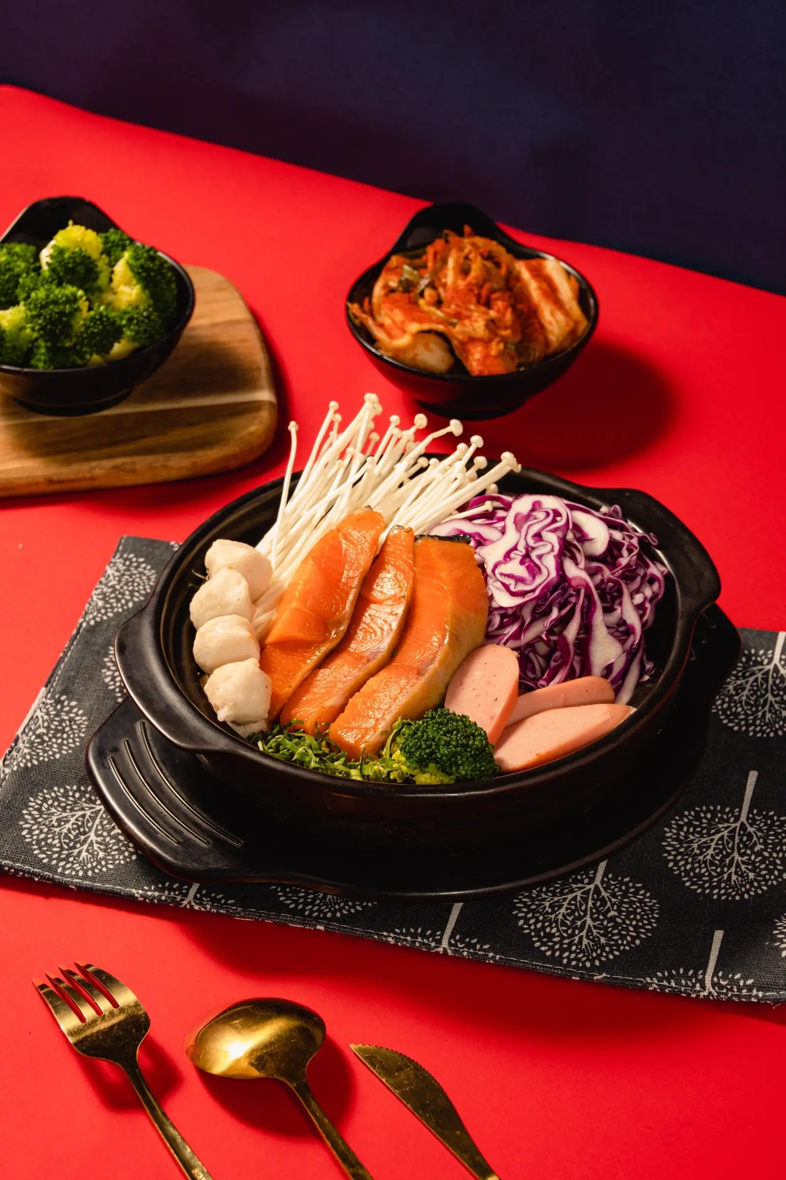 Hình ảnh Mì kim chi cá hồi