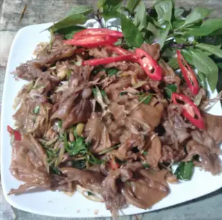 Hình ảnh Chân vịt rút xương xào xả
