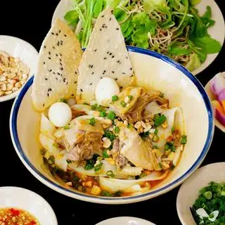 Mì Quảng gà - trứng cút - 63.000 ₫ tại Mì Quảng Thu Bồn - Thoại Ngọc Hầu